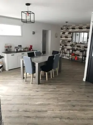 Cuisine ou kitchenette dans l'établissement Maison Changé 4 chambres