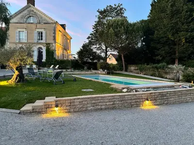 Piscine de l'établissement La Grande Maison ou située à proximité