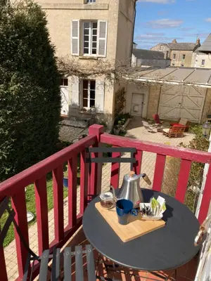 Balcon ou terrasse dans l'établissement Le Chai De La Rose SPA et Séances Bien être