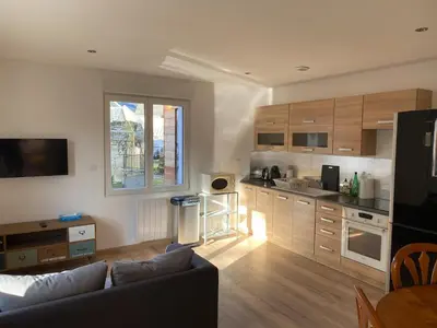 Cuisine ou kitchenette dans l'établissement Maison proche toutes commodités