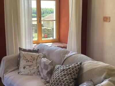 Coin salon dans l'établissement Superbe Gîte Éco-rénové au Calme, Proche Châteaux - FR-1-381-622