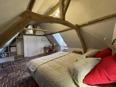 Un ou plusieurs lits dans un hébergement de l'établissement Superbe Gîte Éco-rénové au Calme, Proche Châteaux - FR-1-381-622