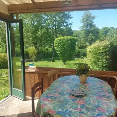 Maison rustique à la campagne