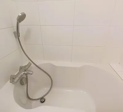 Salle de bains dans l'établissement L'Oasis-T2 spacieux-Wifi-TV-Proche Gare