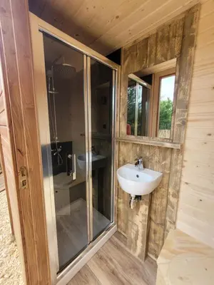 Salle de bains dans l'établissement Tente Zéla