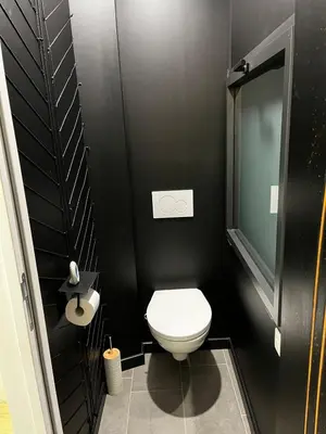 Salle de bains dans l'établissement Maison idéale pour le circuit des 24h