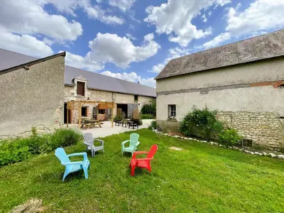 Jardin de l'établissement Gîte à Oisly près des Châteaux de la Loire avec Parking et Animaux Bienvenus - FR-1-491-469