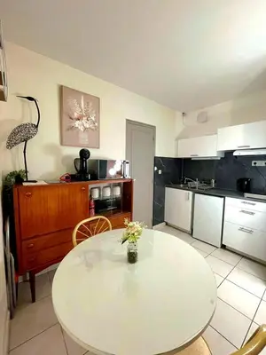 Cuisine ou kitchenette dans l'établissement Le nid des Landes
