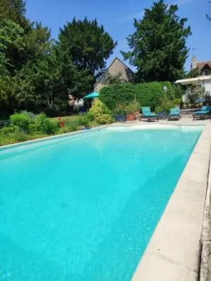 Piscine de l'établissement Gîte Le Prieuré ou située à proximité
