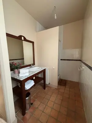 Salle de bains dans l'établissement La Reboursière
