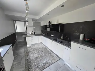 Cuisine ou kitchenette dans l'établissement Grande maison à Vendôme