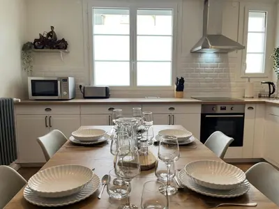 Cuisine ou kitchenette dans l'établissement Le Fleury Chic - Centre - Tramway - 5 pers