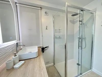 Salle de bains dans l'établissement Le Fleury Chic - Centre - Tramway - 5 pers