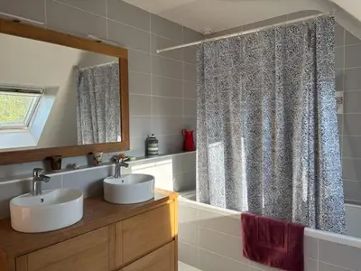 Salle de bains dans l'établissement Le Fleuriau - Tours, Loire Valley