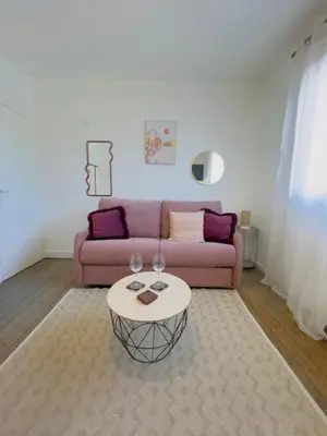 Coin salon dans l'établissement La Halte Urbaine - 2 guests - Wifi
