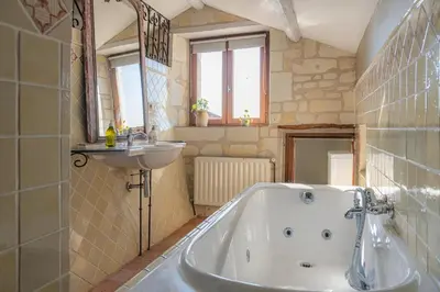 Salle de bains dans l'établissement Gite Divin 8 personnes