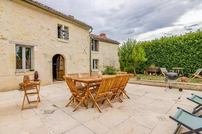 Jardin de l'établissement Gite Divin 8 personnes