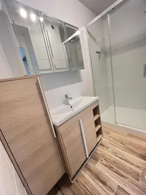 Salle de bains dans l'établissement Appartement 6 chambres