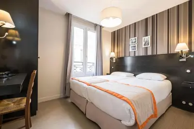 Un ou plusieurs lits dans un hébergement de l'établissement chambre double cote d'azure