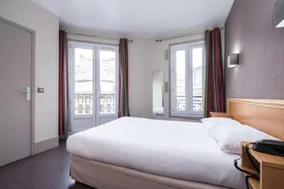 Un ou plusieurs lits dans un hébergement de l'établissement chambre double cote d'azure