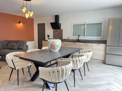 Cuisine ou kitchenette dans l'établissement La Petite Saulaie - Proche circuit 24h - 6 pers