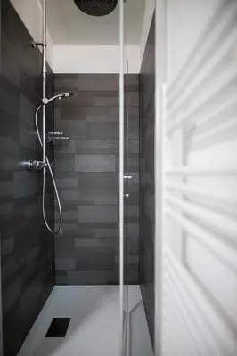 Salle de bains dans l'établissement L'Atelier Dollonnais