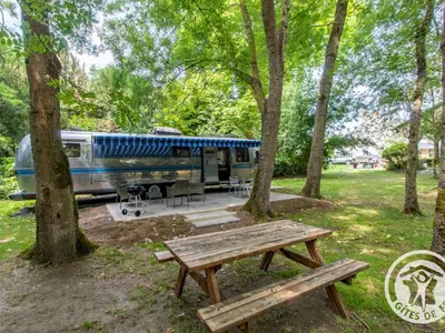 Jardin de l'établissement Escapade insolite dans une Airstream vintage en Anjou - FR-1-622-111