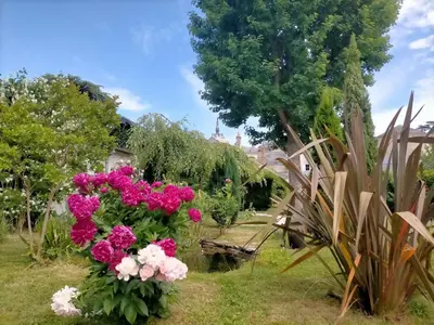 Jardin de l'établissement Le Clos du Château