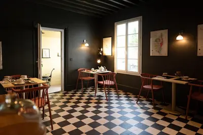 Restaurant ou autre lieu de restauration dans l'établissement Le Clos du Château