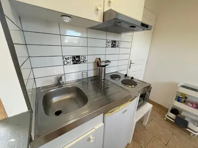 Cuisine ou kitchenette dans l'établissement Le Cocon du Rempart Studio de charme avec mezzanine TOURS centre