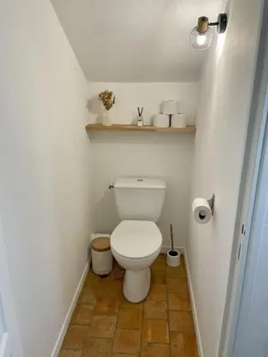 Salle de bains dans l'établissement Le Logis du pic vert