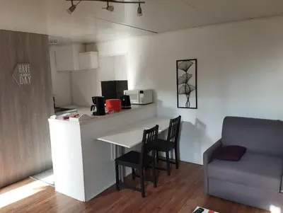 Cuisine ou kitchenette dans l'établissement Studio meublé indépendant
