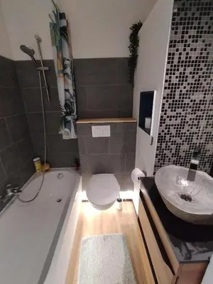 Salle de bains dans l'établissement Petit nid au coeur de Vendôme