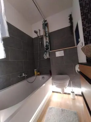 Salle de bains dans l'établissement Petit nid au coeur de Vendôme