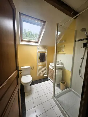 Salle de bains dans l'établissement Gîtes du Château de Malcombe