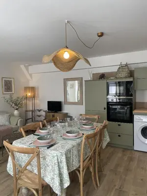 Cuisine ou kitchenette dans l'établissement Le petit traîne-feuilles