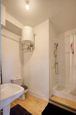 Salle de bains dans l'établissement Le Nid du Mans