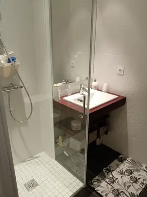 Salle de bains dans l'établissement Agréable logement à Loches