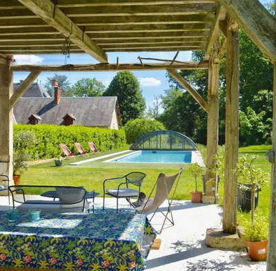 Piscine de l'établissement Maison avec spa privatif, piscine, poele à bois Domaine de la Moyendrie ou située à proximité