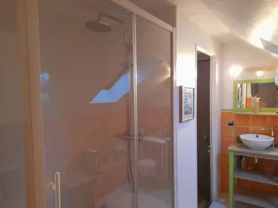 Salle de bains dans l'établissement Chez Delphine et Bob -Ancienne Maison de Tanneurs