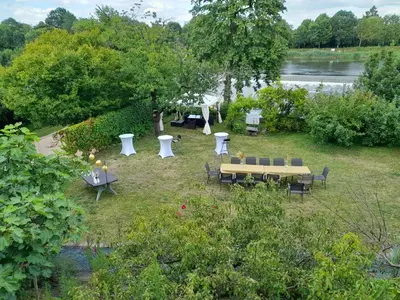 Jardin de l'établissement Chez Delphine et Bob -Ancienne Maison de Tanneurs