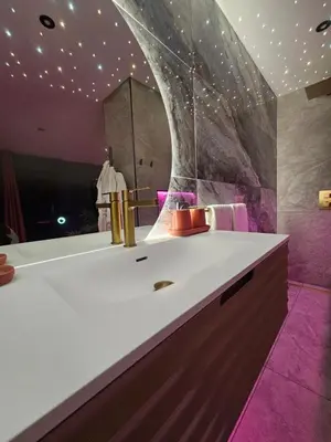 Salle de bains dans l'établissement Le Nid défendu #Nüit#love#luxe