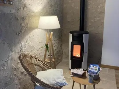 Plan de l'établissement Charmant Gîte 6 Pers avec Piscine Privée et Jardin, Avon-les-Roches - FR-1-381-629