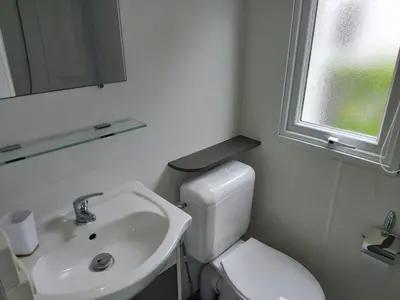 Salle de bains dans l'établissement Domaine De Dugny