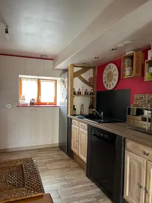 Cuisine ou kitchenette dans l'établissement Maison proche des 24h du Mans