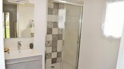Salle de bains dans l'établissement Irrésistible