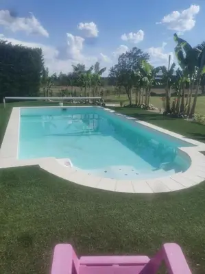 Piscine de l'établissement Irrésistible ou située à proximité