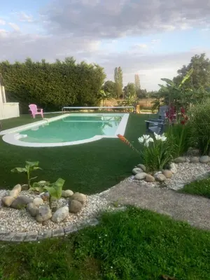 Piscine de l'établissement Irrésistible ou située à proximité