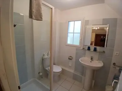Salle de bains dans l'établissement Chambres d'hôtes La Cabriole - Entre Amboise & Chenonceau