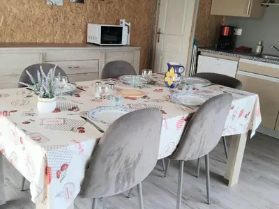 Cuisine ou kitchenette dans l'établissement Charme champêtre entre Le Mans et Tours, maison rénovée en pleine nature - FR-1-410-480